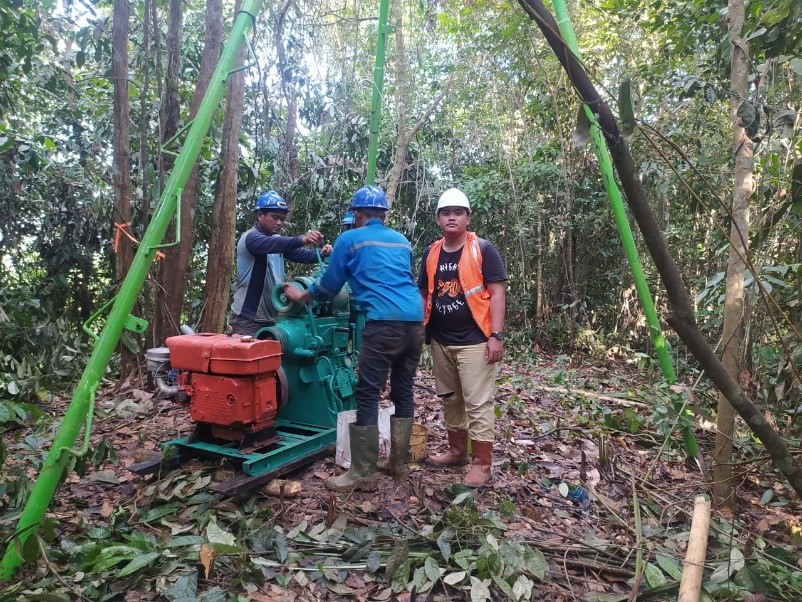 Bor dalam sampai 100 meter (Rotary Auger Boring Machine)
